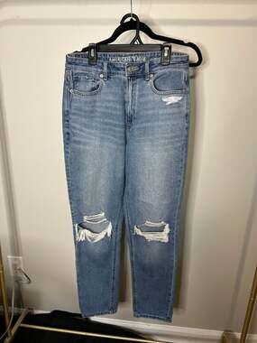 American Eagle Distressed Mom Jean High Rise Light Wash Denim